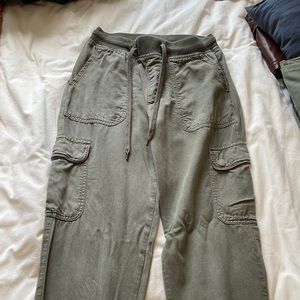 American Eagle S green pants